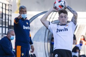 Óscar Fernández: “Contento por lo que han mostrado los chicos, pero la expulsión ha determinado todo”