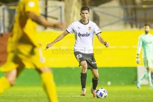 El Valencia CF renueva a Facu González