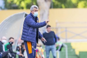 Óscar Fernández: “Estamos jodidos, dolidos por la derrota, pero hay que seguir”