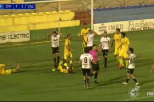 Al Mestalla le ‘tangan’ un penalti decisivo