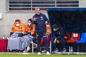 Óscar Fernández: “Nuestro plan de partido se ha estropeado en el minuto 15”