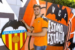 Pólvora para Angulo: el VCF Mestalla ficha a Alberto Marí