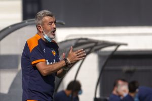 El Valencia CF quiere rescindir el contrato de Óscar Fernández