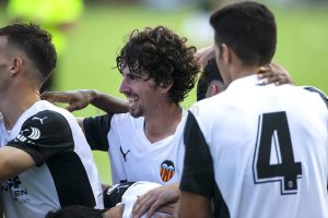El VCF Mestalla gana con solvencia en su visita a «Los Arcos»