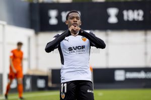 Noha Ndombasi: del ostracismo a mantener con alas al VCF Mestalla