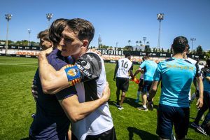 El ‘capi’ Adri Gómez cierra su ciclo en el VCF Mestalla