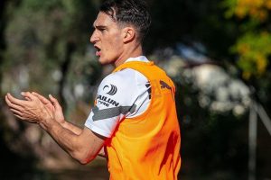 Adri Gómez pisa césped: el capitán cerca de volver