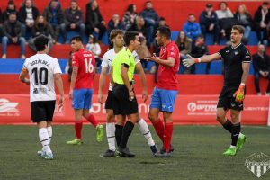 La actuación arbitral que generó controversia en el duelo del Nou Morvedre