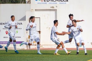 El VCF Mestalla sonríe en Formentera