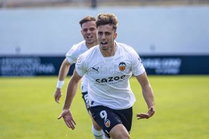Alberto Marí reaparece cuando más lo necesitaba el VCF Mestalla