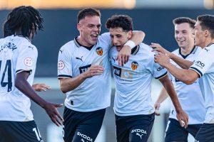 El VCF Mestalla consigue su primera victoria en Paterna remontando al Cerdanyola FC