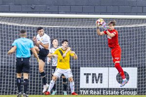 El VCF Mestalla se topa con un buen CE Europa y los palos