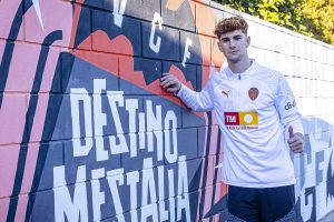 Álex Serradell refuerza la defensa del VCF Mestalla