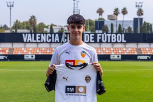 El VCF Mestalla suma a Andrés Caro para su defensa