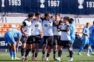 El VCF Mestalla escala a costa del colista