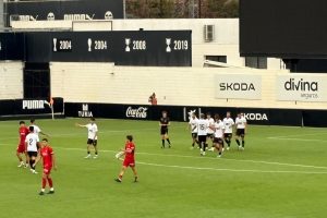 El VCF Mestalla gana con soltura en su penúltimo test de pretemporada