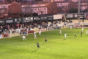 La polémica ensombrece un valioso empate del VCF Mestalla