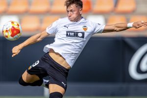 El VCF Mestalla libera ficha traspasando a Yaros Boyko